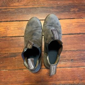 Blundstones size 9 with heel